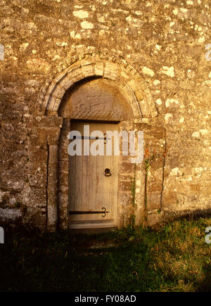 Penmon prieuré roman porte en arche arche Normande Anglesey Ynys Mon North Wales UK Banque D'Images