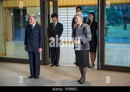 Empereur du Japon Akihito et l'Impératrice Michiko dans Gosho - Résidence Impériale dans la ville de Tokyo, Japon Banque D'Images