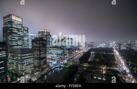 Vue du Palace Hotel à Tokyo, Japon avec Shin Marunouchi, Marine Nichido, Nippon Yusen, Mitsubishi Shoji et autres bâtiments Banque D'Images