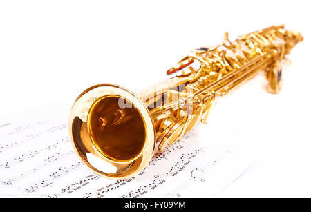 Des notes de musique et saxophone, isolated on white Banque D'Images