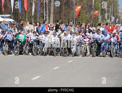 Kovrov, la Russie. 9 mai, 2015. Des concours, consacré à la fête de la Victoire Banque D'Images