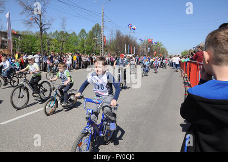 Kovrov, la Russie. 9 mai, 2015. Des concours, consacré à la fête de la Victoire Banque D'Images