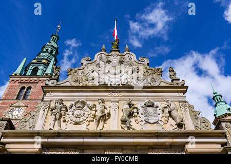 Portal Relief sur terrasse aile au château de Frederiksborg Hillerød, Danemark en Banque D'Images