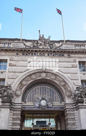 Entrée de la gare de Waterloo, Londres Angleterre Royaume-Uni UK Banque D'Images