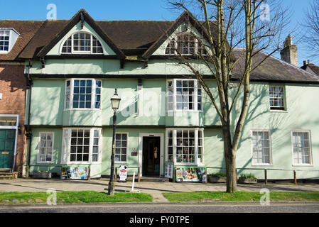 Horsham Museum sur un bel après-midi de printemps Banque D'Images