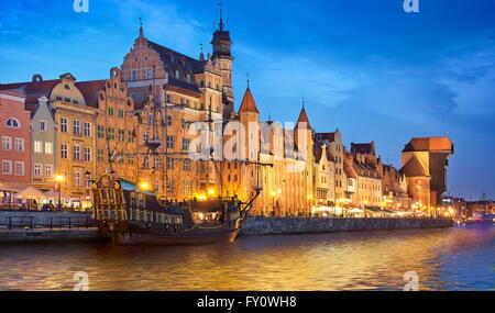 Soir à la vue de la vieille ville de Gdansk, Pologne Banque D'Images