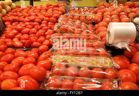 Produits frais sur l'affichage dans un supermarché de la Floride, Avril 2016 Banque D'Images