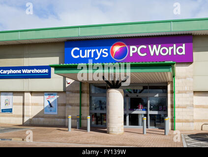 Un Currys PC World store Banque D'Images