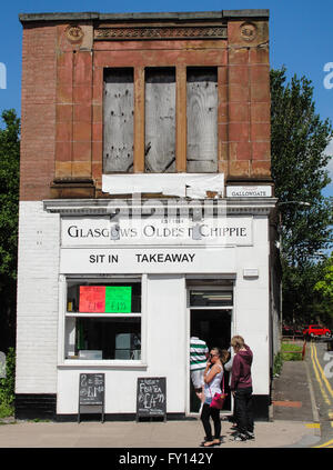 Glasgow, Royaume-Uni, juin 2013 : La plus ancienne de Glasgow, un populaire Chippie à emporter, fish and chips shop dans le centre-ville de Glasgow Banque D'Images