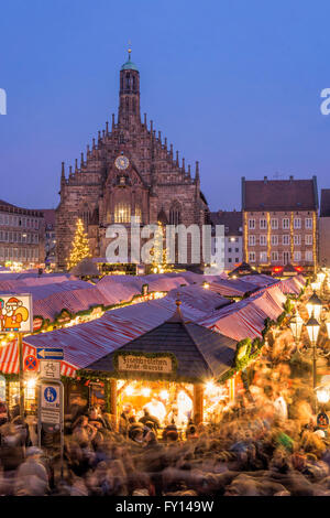 Le marché de Noël Christkindlesmarkt ,,, Hauptplatz, Christkindlmarkt , Nuremberg Nürnberg, Allemagne Banque D'Images