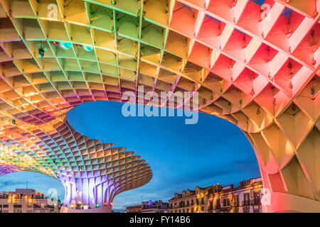 Metropol Parasol , Plaza de la Encarnacion, Séville, J. Mayer Hermann architectes, bois collé avec revêtement en polyuréthane Banque D'Images