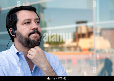 Matteo Salvini Rome le 20 avril 2016. Le secrétaire de la Ligue du Nord visites de la gare Tiburtina © Insidefoto/Alamy Live News Banque D'Images