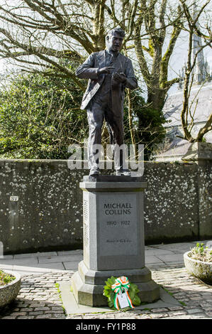 Une statue de Michael Collins, de Kevin en Hollande, dans la place Emmet, Clonakilty, West Cork, Irlande. Banque D'Images