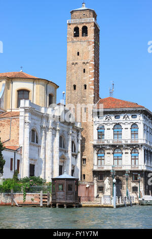 Le Campanile (clocher) de Chiesa di San Geremia à Venise, Italie. Banque D'Images