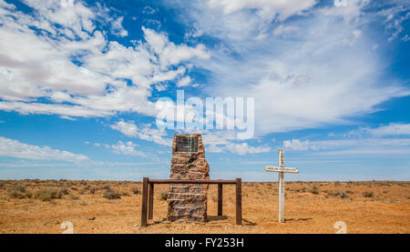 Caroline Grossmuelle memorial, Halligan Bay Track, le lac Eyre, Australie du Sud Banque D'Images