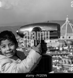 Les touristes s'amusant à la Piazzale Michelangelo. Florence, Italie. Banque D'Images