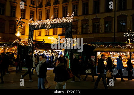 Marchés de Noël allemand Neu hauserstrasse, Munich, Haute-Bavière, Allemagne, Europe. Banque D'Images