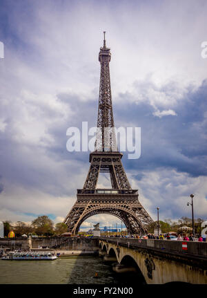 La Tour Eiffel avec pont d'Iéna et de la Seine, Paris, France Banque D'Images