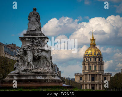 Les Invalides, Paris, France, en vue de la statue de Louis Pasteur, Place de Breteuil, Paris, France. Banque D'Images