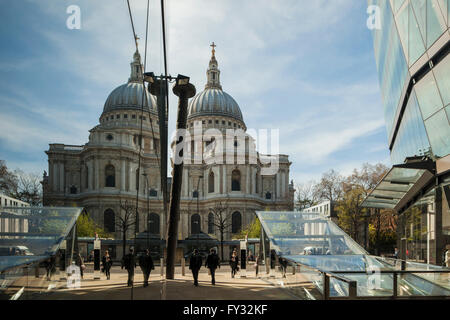 La Cathédrale St Paul à Londres, Angleterre. Banque D'Images