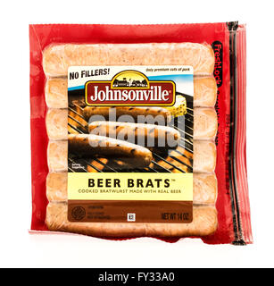 Winneconne, WI - 7 août 2015 : Paquet de Johnsonville beer brats Banque D'Images