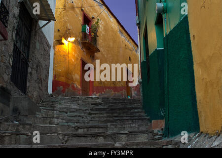 Étapes de la vieille ville de nuit à Guanajuato Mexique Banque D'Images