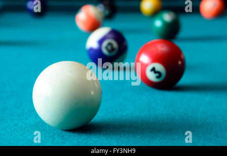 Boules sur table de billard Banque D'Images