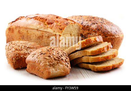 La composition avec un assortiment de produits à pâtisserie isolated on white Banque D'Images