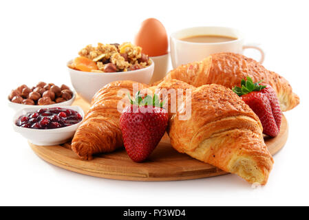 La composition avec petit-déjeuner sur la planche à découper isolated on white Banque D'Images