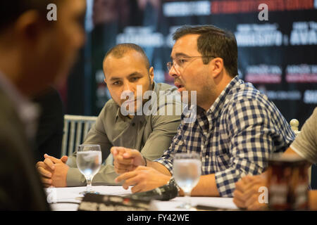 La ville de Cebu, aux Philippines. 21 avril, 2016. Dernière conférence de presse Appel de la monde WBO Super poids coq titre clash entre titulaire Filipino-American boxer, 'The Filipino Flash' Nonito Donaire (32 ans W36 L3 D0) et hongrois Zsolt Bedak challenger (32 ans W25 L1 D0). Donaire fera une première défense du titre qui se tiendra au Cebu City Sports Stadium le samedi 23/4/2016. Credit : gallerie2/Alamy Live News Banque D'Images