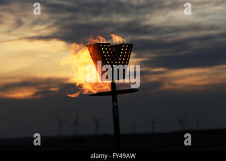 Blackstone Edge in Rochdale, UK. 21 avril, 2016. Le phare de lumière sur le bord de Blackstone à Rochdale, UK, le 21 avril 2016 Crédit : Barbara Cook/Alamy Live News Banque D'Images