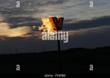 Blackstone Edge in Rochdale, UK. 21 avril, 2016. Le phare de lumière sur le bord de Blackstone à Rochdale, UK, le 21 avril 2016 Crédit : Barbara Cook/Alamy Live News Banque D'Images