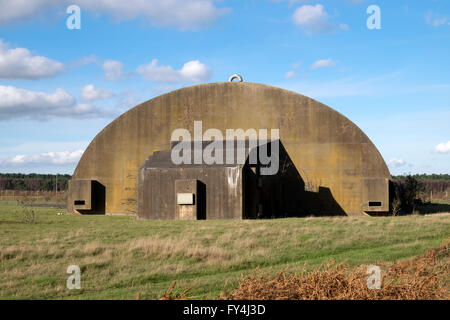 Avions trempée d'abris, RAF Woodbridge, Suffolk, UK. Banque D'Images