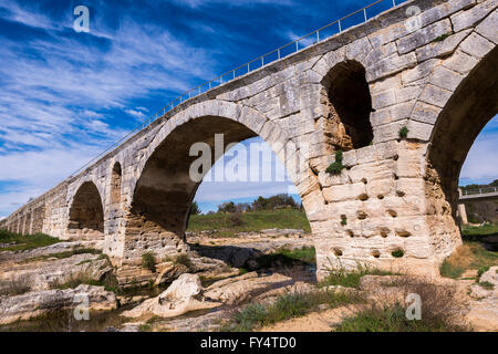 Le Pont Julien Bonnieux Vaucluse Provence France 84 Banque D'Images