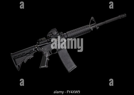 AR15 M4A1 Style USA Arme Fusil automatique Combat isolé sur la liberté de la défense concept photographie noir Banque D'Images