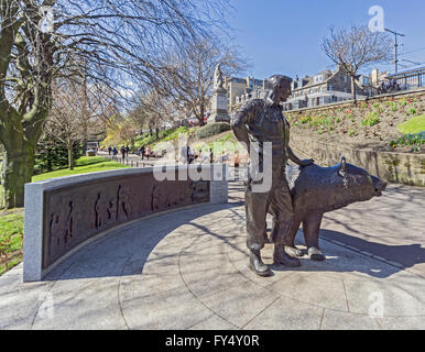 Le soldat polonais Wojtek - statue de l'ours dans les jardins de Princes Street memorial east Edinburgh Scotland Banque D'Images