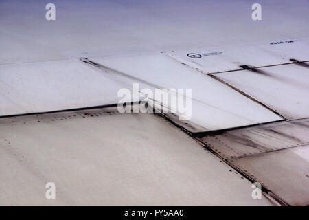 Aile d'avion Close-up avec des signes de vieillissement. Banque D'Images