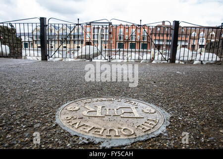 Windsor, Royaume-Uni. 20 mai, 2015. Un marqueur de l'allée de la Reine indiquant Pont de Windsor. Banque D'Images