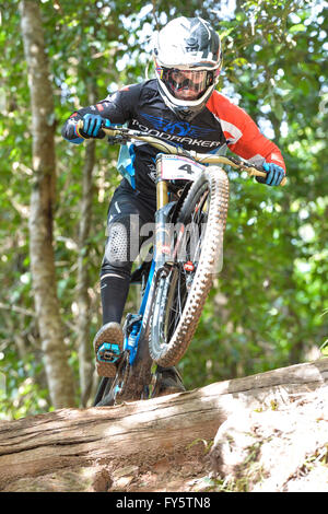 Cairns, Australie. 22 avr, 2016. Coupe du Monde de vélo de montagne UCI. Qualification en descente. Danny Hart, de GBR circonscription pour le MS MONDRAKER TEAM. Credit : Action Plus Sport/Alamy Live News Banque D'Images