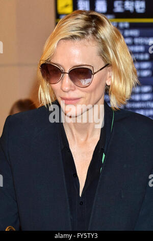 L'actrice Cate Blanchett est perçu à l'arrivée à l'Aéroport International de Tokyo à Tokyo, Japon, le 21 avril 2016./photo alliance Banque D'Images