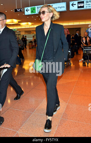 L'actrice Cate Blanchett est perçu à l'arrivée à l'Aéroport International de Tokyo à Tokyo, Japon, le 21 avril 2016./photo alliance Banque D'Images