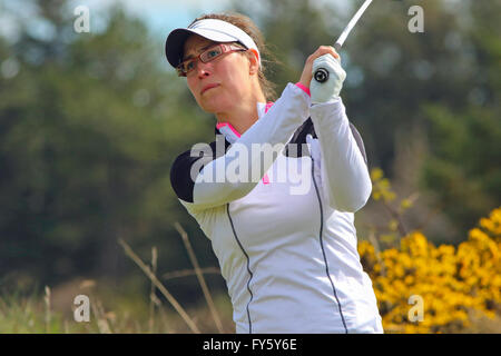 L'Ayrshire, UK. 22 avril, 2016. Dame 105 golfeurs du monde entier ont pris part à l'Helen Holm golf championship dans un premier temps la concurrence sur Troon Golf de Portland, l'Ayrshire. Après 2 tours le top 66 seront qualifiés pour le tour final sur le Royal Troon GC le dimanche et qu'un championnat de qualification, a attribué des points seront comptabilisés pour le 'Curtis' Cup Crédit : sélection de l'équipe Findlay/Alamy Live News Banque D'Images