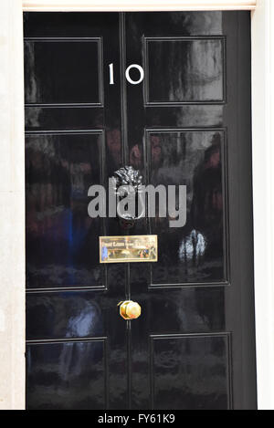 Downing Street, London, UK. 22 avril 2016. Le président Obama visite Downing Street. Crédit : Matthieu Chattle/Alamy Live News Banque D'Images