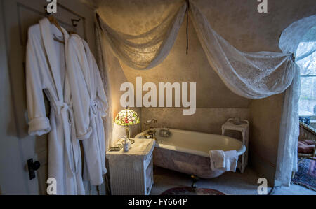 Port Townsend, Washington, USA. 24Th Mar, 2016. L'ancien Consulat Inn de Port Townsend, Washington, est une maison victorienne de trois étages, maintenant bed and breakfast inn, qui dispose de 8 chambres uniques et magnifiques. © Bruce Chambers/ZUMA/Alamy Fil Live News Banque D'Images