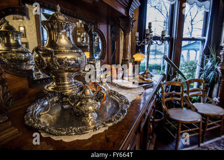 Port Townsend, Washington, USA. 24Th Mar, 2016. L'ancien Consulat Inn de Port Townsend, Washington, est une maison victorienne de trois étages, maintenant bed and breakfast inn, qui dispose de 8 chambres uniques et magnifiques. © Bruce Chambers/ZUMA/Alamy Fil Live News Banque D'Images