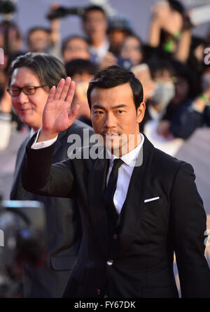 Beijing, Chine. Apr 23, 2016. Fan Liao acteur marche sur le tapis rouge à la cérémonie de clôture du 6ème Festival International du Film de Beijing (BJIFF) à Beijing, capitale de Chine, le 23 avril 2016. Credit : Zhou Mi/Xinhua/Alamy Live News Banque D'Images