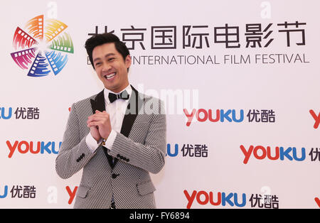 Beijing, Chine. Apr 23, 2016. Acteur Chen Handian, marche le tapis rouge à la cérémonie de clôture du 6ème Festival International du Film de Beijing (BJIFF) à Beijing, capitale de Chine, le 23 avril 2016. Credit : Zhang Jiayang/Xinhua/Alamy Live News Banque D'Images