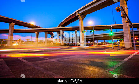 Et de trafic sur autoroute Austin, Texas les rues de la ville Banque D'Images