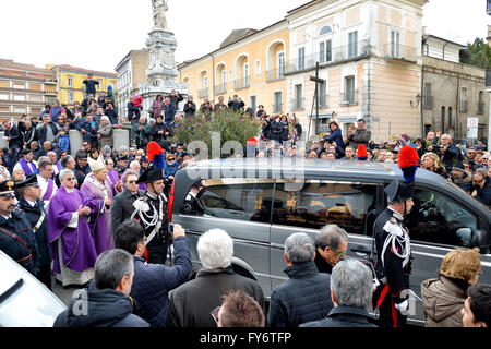 Italie Benevento - San Pio embrasse sa terre- San Pio à la Cathédrale où il a reçu l'ordination sacerdotale Banque D'Images