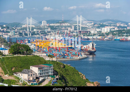 Les échanges commerciaux du port de Vladivostok, Russie Banque D'Images
